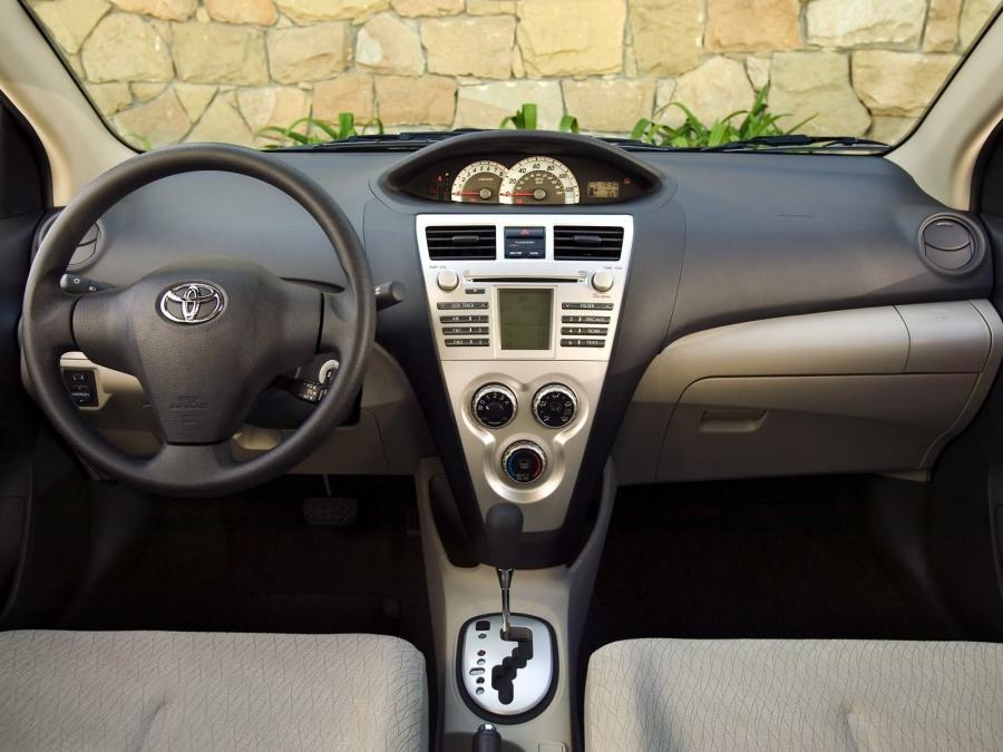  Toyota Yaris Sedan 2007 года  (фото 14 из 24)